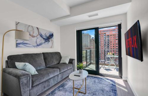 Eau Claire Appartement | The Riverlight Den DT Comfort & Amazing City Views