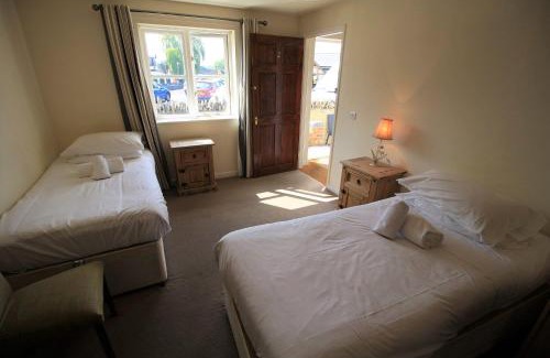 Lechlade Hôtel | The Riverside