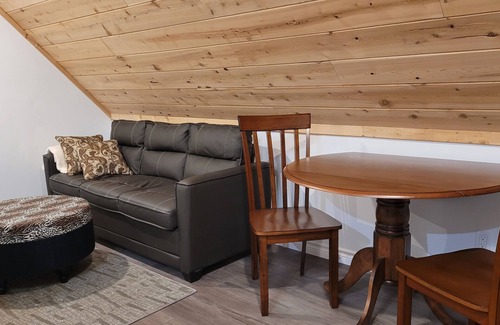 Woodstock Appartement | The Riverside Inn - a welcoming, peaceful retreat on the water.