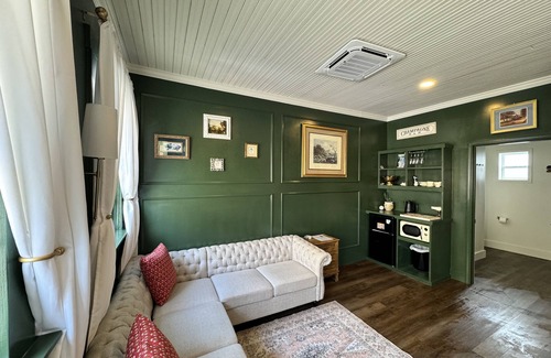 Mount Ida Hôtel | The Rockhound Boutique Hotel
