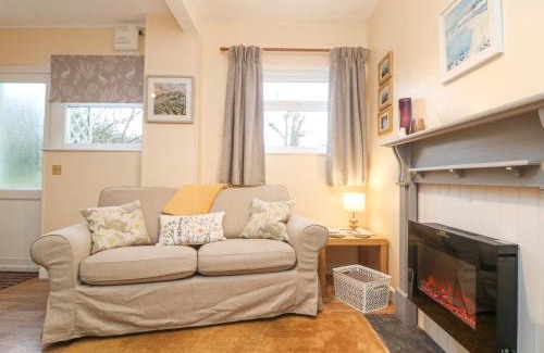 Camborne Maison | The Roost