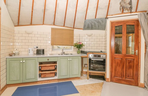Radstock Cottage | The Roundhouse, avec un jardin à Stratton-Sur-La-Fosse, Réf 14576