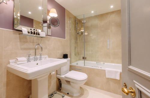 Upper Town Hôtel | The Royal Crescent Hotel & Spa