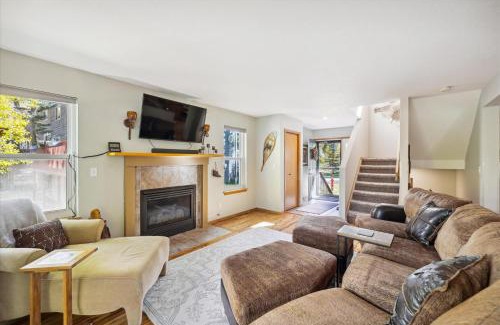 Frisco Maison | The Royal Escape Duplex