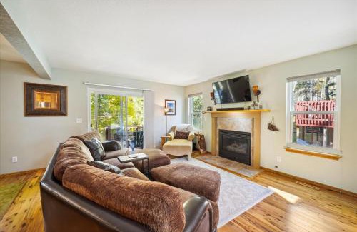 Frisco Maison | The Royal Escape Duplex