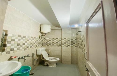 Kumharsain Cabine | The Royal Orchard Homestay by StayApart