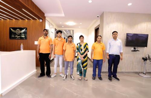 Sector 70 Hôtel | THE ROYAL VILLA - Noida Sector 70