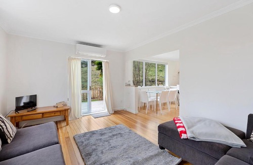 Tauranga Maison | The Rural Escape - Waitao Holiday Home