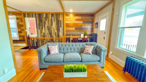 Albany Appartement | The Rustic Home Albany NY - 3 Bedroom Private Second Floor Apartment