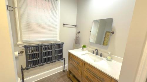 Albany Appartement | The Rustic Home Albany NY - 3 Bedroom Private Second Floor Apartment