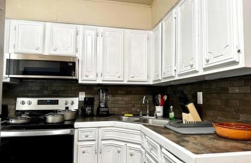 Eagle Pass Appartement | The Rustic @ Paseo de Encinal Drive