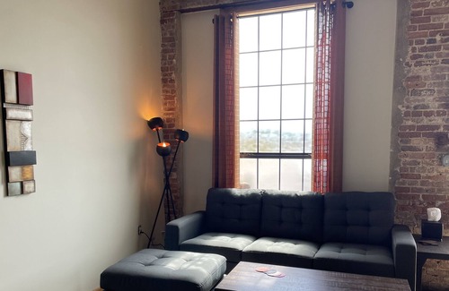 Pawtucket Appartement | The Rustic Studios Loft A in historic downtown Pawtucket