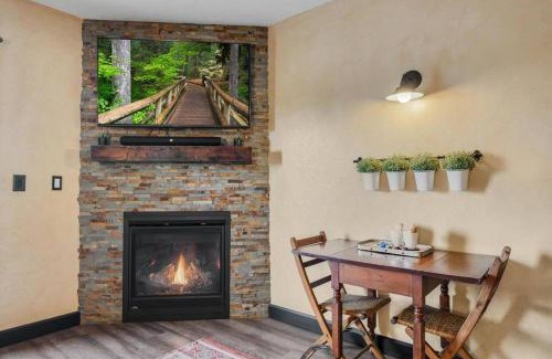 Berlin Appartement | The Rustic Suite - Main Street Lodge in Berlin