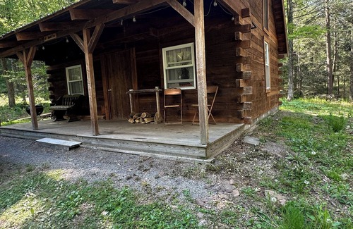 Hillsgrove Cabine | The Rustic Woodzie! Hunters Dream!