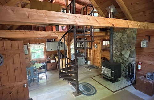 Hillsgrove Cabine | The Rustic Woodzie! Hunters Dream!