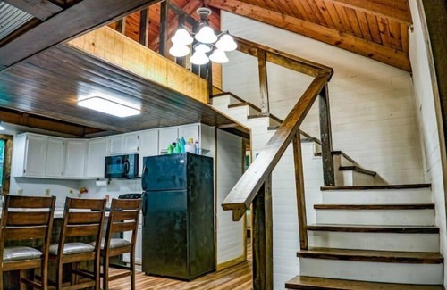 Oakland Cabine | The Sac Au Lait Chalet