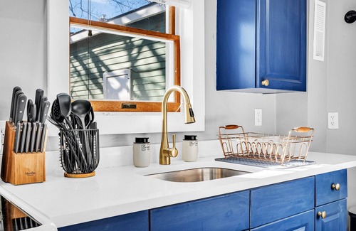 Southern Coast Appartement | The Saco Suite - Downtown, Dog Friendly, Sleeps 4, Walk to Bars & Restaurants!