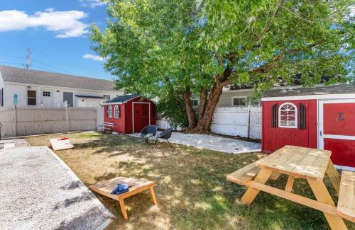 Hampton Maison | The Salty Dog Pet Friendly Private Yard