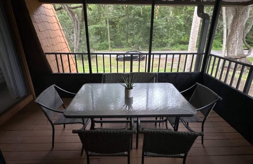 Port Orange Maison | The Salty Sandcastle/POOL/GAME ROOM/3 bedroom/3 miles to the beach
