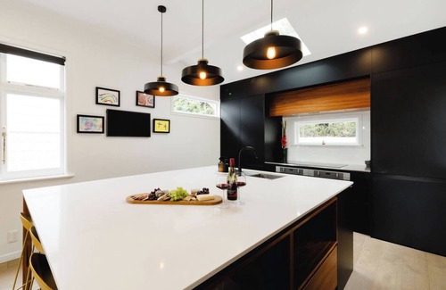 Kilbirnie Maison | The Sanctuary | Character Home, Fireplace, Parking