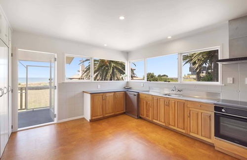 Mount Maunganui Maison | The Sand Castle - Mt Maunganui Beach