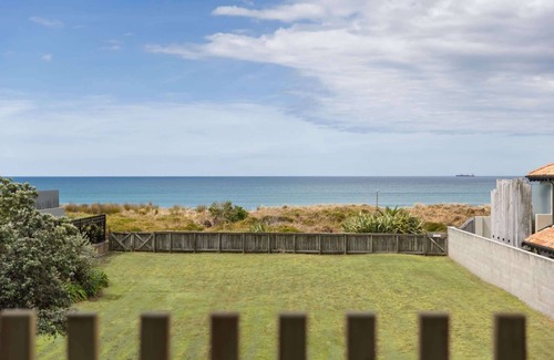 Mount Maunganui Maison | The Sand Castle - Mt Maunganui Beach