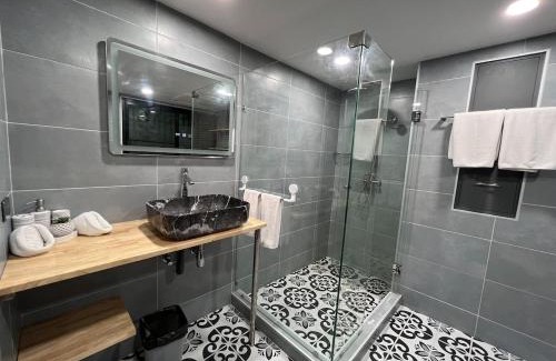 Nai Harn Appartement | The Sands 3 Bedrooms Beachside Apartment in Naiharn