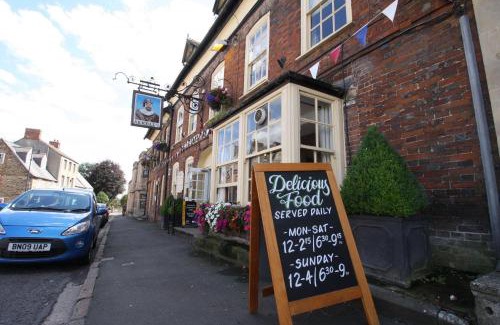 Highworth Hôtel | The Saracens Head Hotel