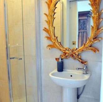 Cobh Maison | The Sardinian Guesthouse (6 Bedrooms)