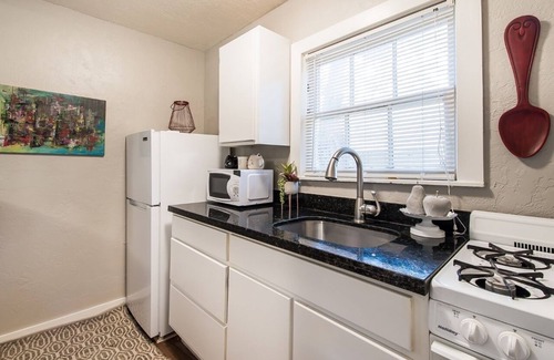 College Station Maison | Le studio SASSY ~ deux rues du Texas A & M Campus!