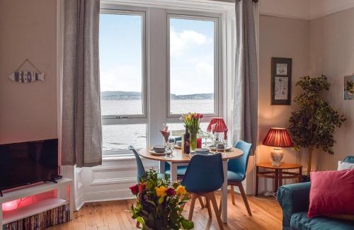 Helensburgh Maison | The Seaside Suite