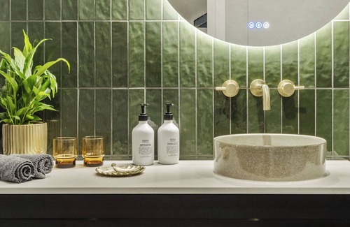 Sassafras Lit Et Petit-Déjeuner | The Sett. A luxurious, tranquil getaway in the Dandenong Ranges.