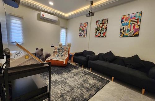 Taman Johor Jaya Maison | The Seven Room