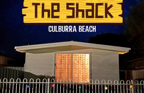Culburra Beach Maison | The Shack Culburra Beach- retro cool location pool table tiki bar