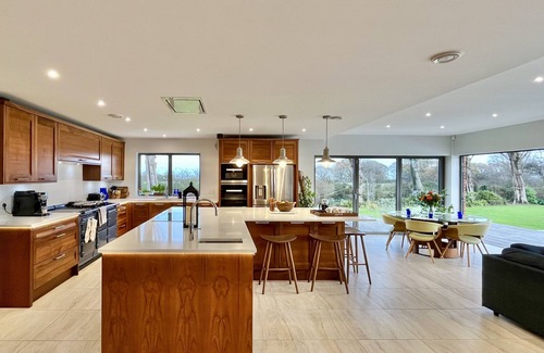 Hayling Island Cottage | The Shallows by inspirestays-com - a house that sleeps 12+2 guests in 6 bedrooms