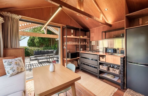 Matapihi Cabine | The Shed Guest House