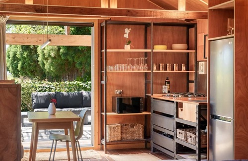 Matapihi Cabine | The Shed Guest House