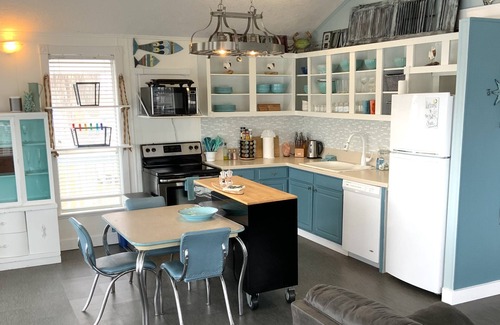 Jamaica Beach Maison | The Shell Shack - A Waterfront Retreat! Corner Canal Home w Quick Beach Access