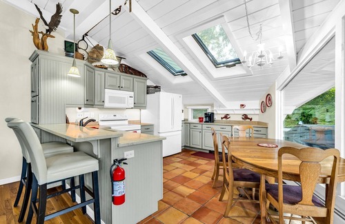Biddeford Maison | The Ship House on the Saco River with Hot Tub