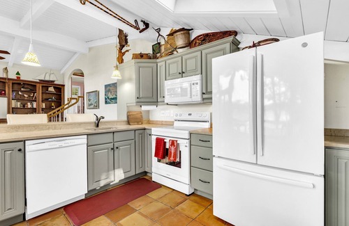Biddeford Maison | The Ship House on the Saco River with Hot Tub