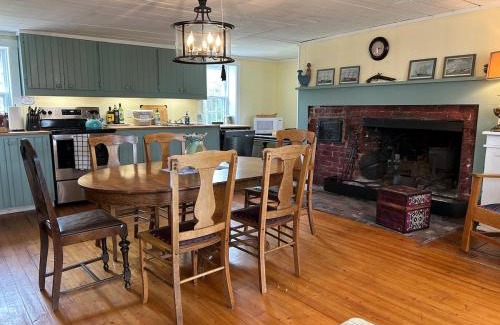 West Quaco Maison | The Shipbuilder's Cottage-Two Century Old Charm