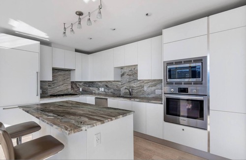 Lower Lonsdale Appartement | The Shipyards Penthouse