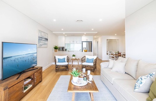 Shoal Bay Appartement | The Shoal, 508, Bullecourt St - stunning views, air con, lift and Wi-Fi