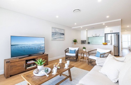 Shoal Bay Appartement | The Shoal, 508, Bullecourt St - stunning views, air con, lift and Wi-Fi
