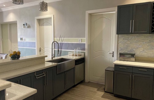 Constant Spring Appartement | The Sky Lounge - 2BD APT w/Amazing Roof Deck Views