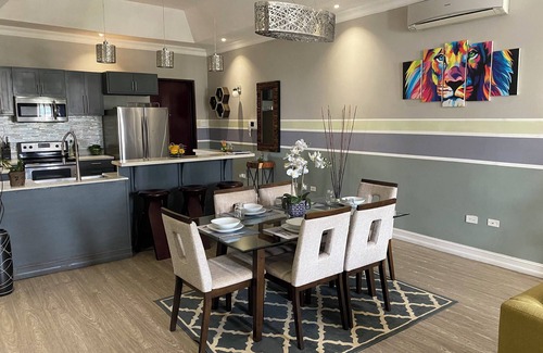 Constant Spring Appartement | The Sky Lounge - 2BD APT w/Amazing Roof Deck Views