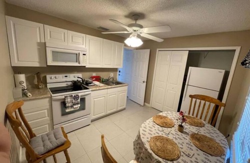 Port Orange Maison | The Sleep Inn (1Br/Bath + Kitchen)