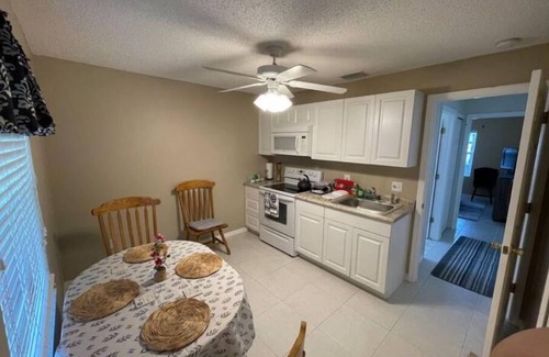 Port Orange Maison | The Sleep Inn (1Br/Bath + Kitchen)