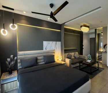 Noida Appartement | The Smoke by Velvet 40th Floor City & River View