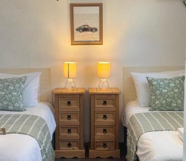 Lechlade Maison | The Smythy Cotswolds Farm Stay With Pool